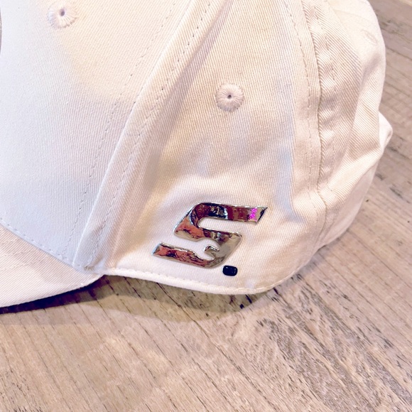 Subaru Unisex Adjustable HXD White Chino Twill Ballcap White Blue Silver NWT - Picture 4 of 8